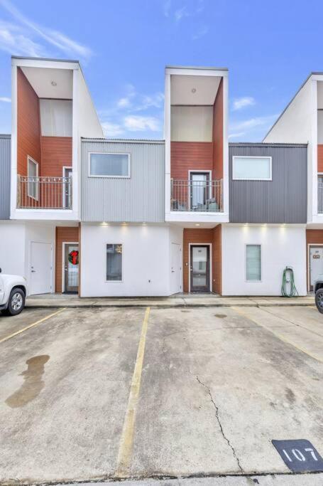 Cozy 2 Bed Townhome Near The Hospital Lafayette Eksteriør billede