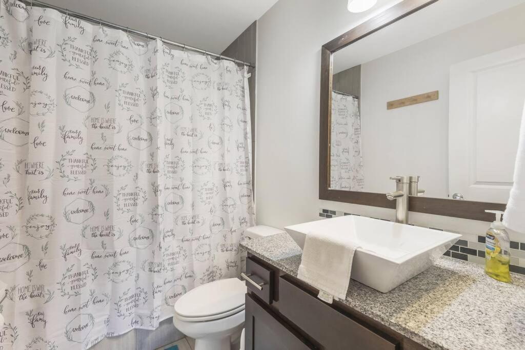 Cozy 2 Bed Townhome Near The Hospital Lafayette Eksteriør billede